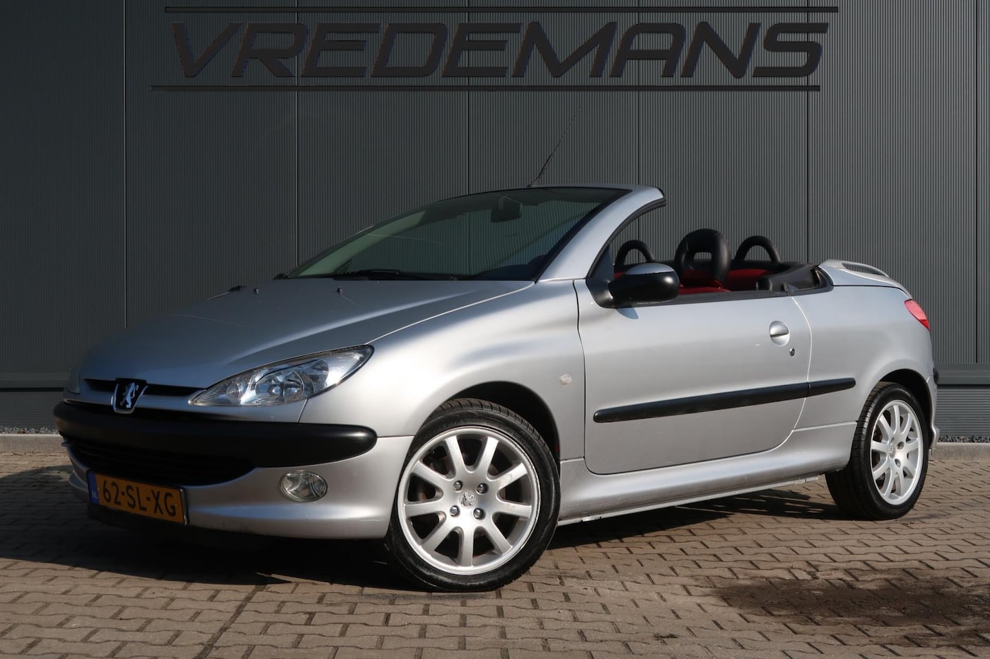 Peugeot 206 CC - 1.6-16V LEER/AUTOMAAT - AutoWereld.nl