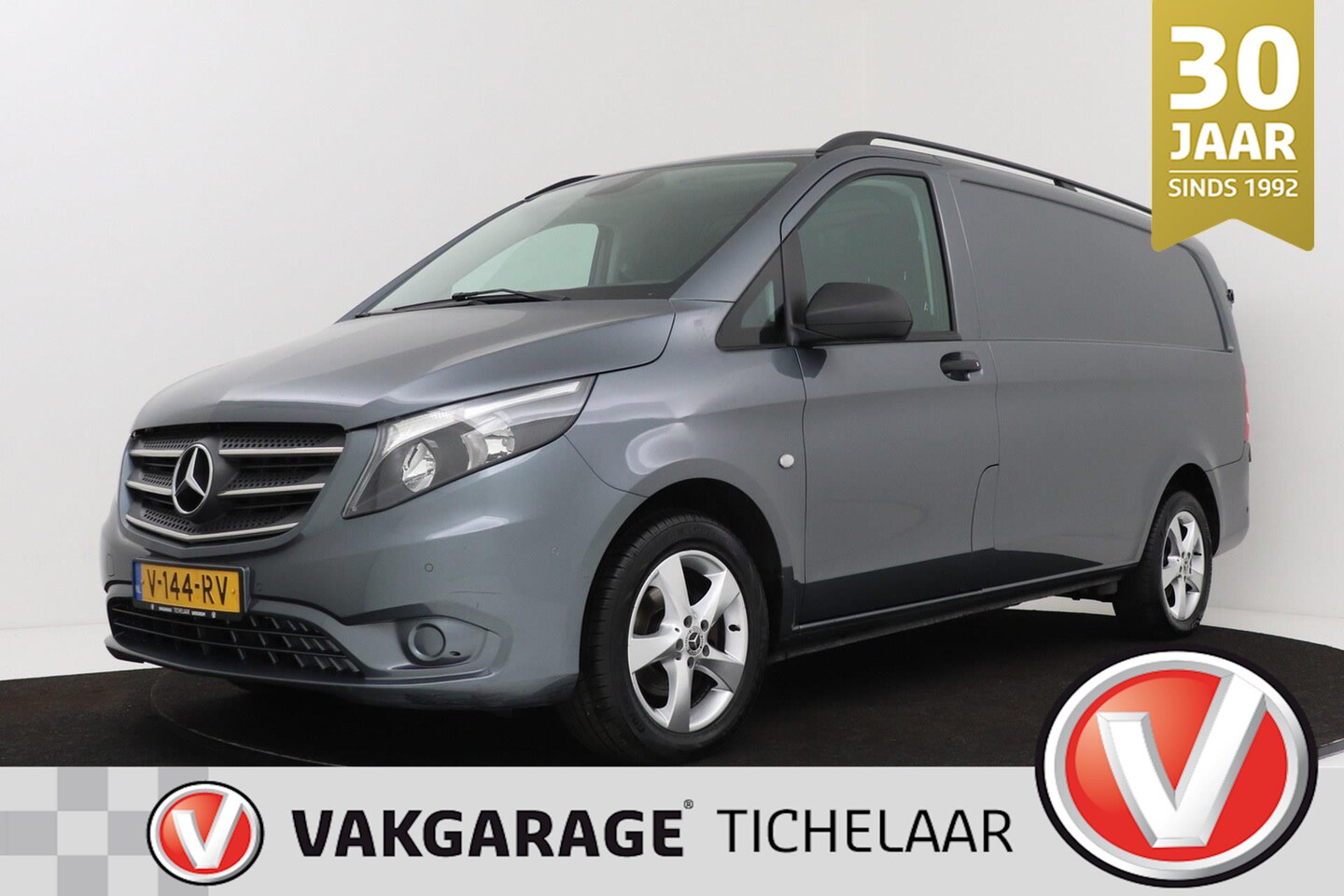 Mercedes-Benz Vito - 114 CDI Lang | Trekhaak | Volledig Betimmerd | Org NL | Climate Control | Camera | Navigat - AutoWereld.nl