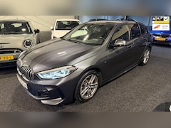 BMW 1-serie - 120i M Sport Virtueel Display, Navi, Apple Carplay