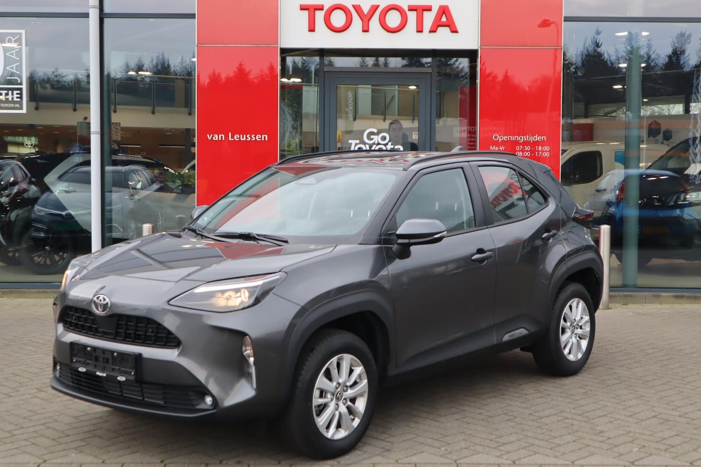 Toyota Yaris Cross - 1.5 HYBRID ACTIVE APPLE/ANDROID STOEL/STUURVERWARM. PARK.SENSOREN BLISS. AD. CRUISE CAMERA - AutoWereld.nl