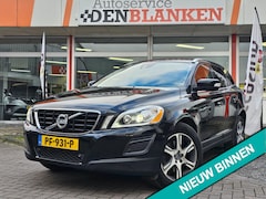 Volvo XC60 - 2.0 D4 Summum 163pk BJ.2013 / Navigatie / Leder / Xenon / Stoelverwarming / 18"Lmv