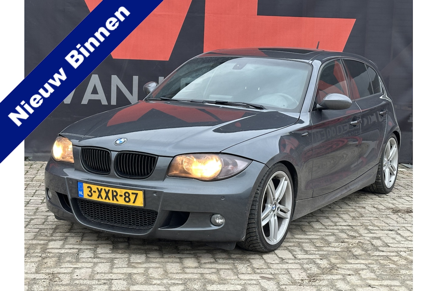 BMW 1-serie - 120d High Executive | Nieuw Binnen! | Automaat | M-Sport | Stoelverwarming - AutoWereld.nl