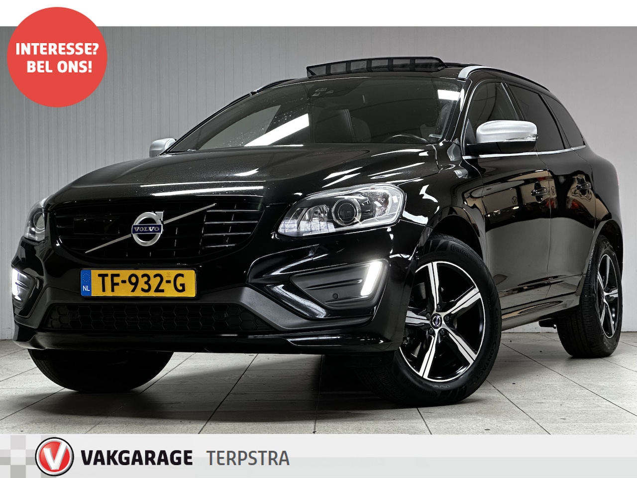 Volvo XC60 - 2.4 D4 R-Design/ 5-Cilinder!/ Trekhaak/ Zwarte-Hemel/ Keyless/ Bi-Xenon/ Camera/ Panorama- - AutoWereld.nl