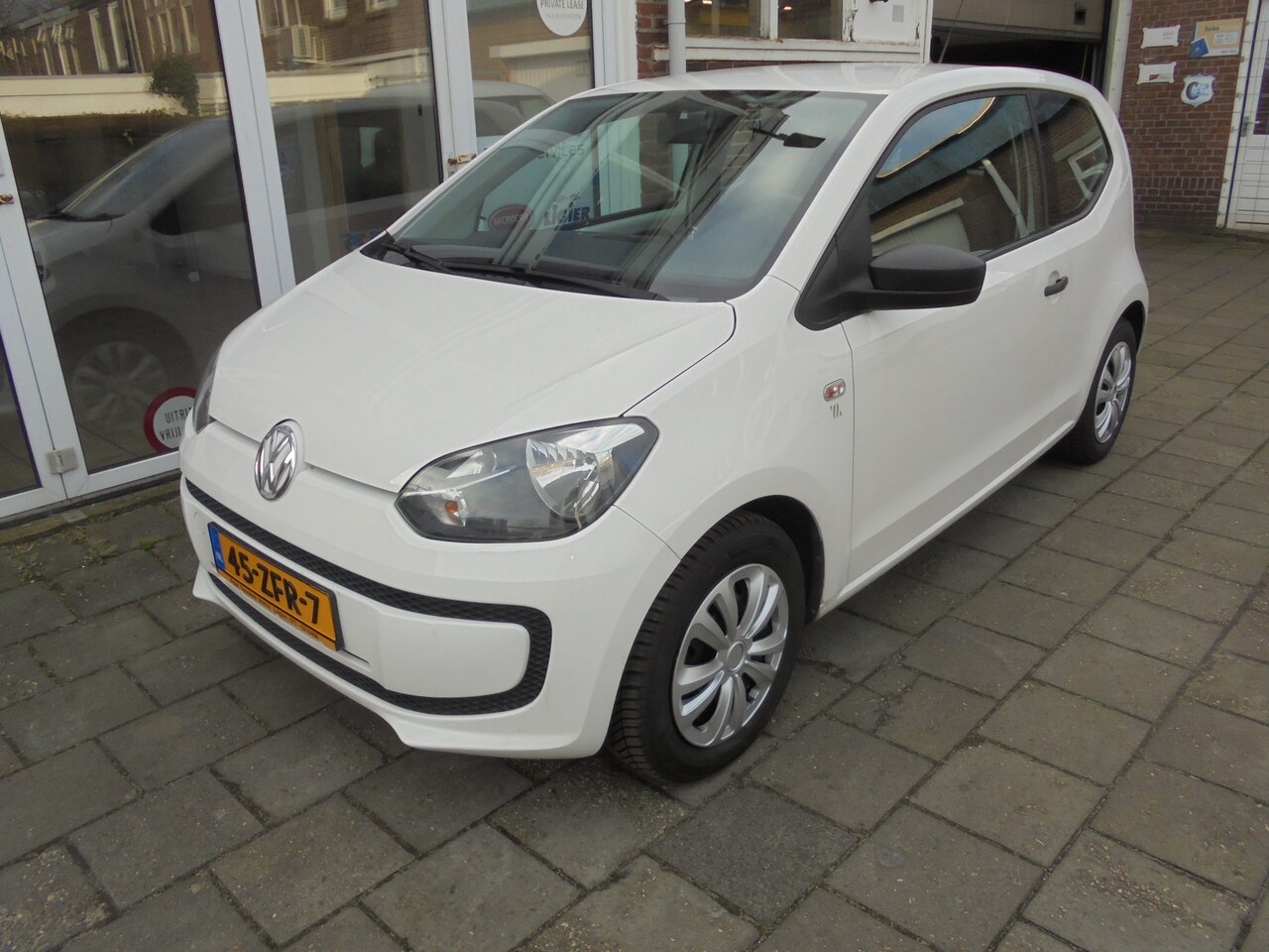 Volkswagen Up! - 1.0 take up! BlueMotion Airco, sportonderstel - AutoWereld.nl