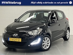 Hyundai i20 - 1.2i i-Deal AIRCO | NAVIGATIE | LICHTMETALEN VELGEN | LAGE KM-STAND