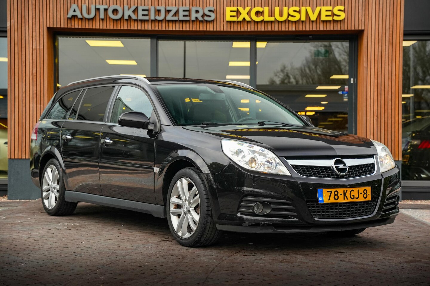 Opel Vectra Wagon - 1.8-16V Executive Leer Navigatie Cruise Clima Stoelverw. 17''LM - AutoWereld.nl