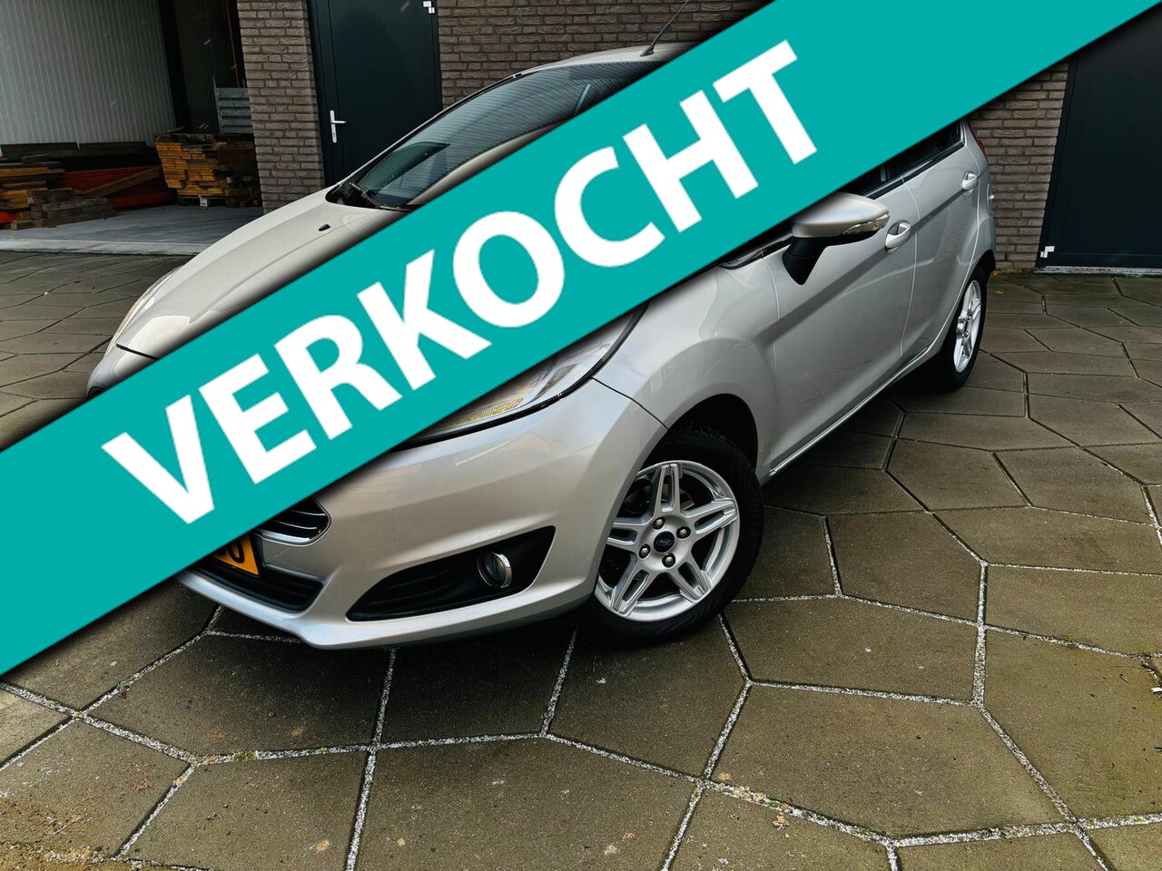 Ford Fiesta - 1.0 Titanium|Airco|5deurs|Cruise control|Multi-stuur|15 inch lichtmetaal - AutoWereld.nl