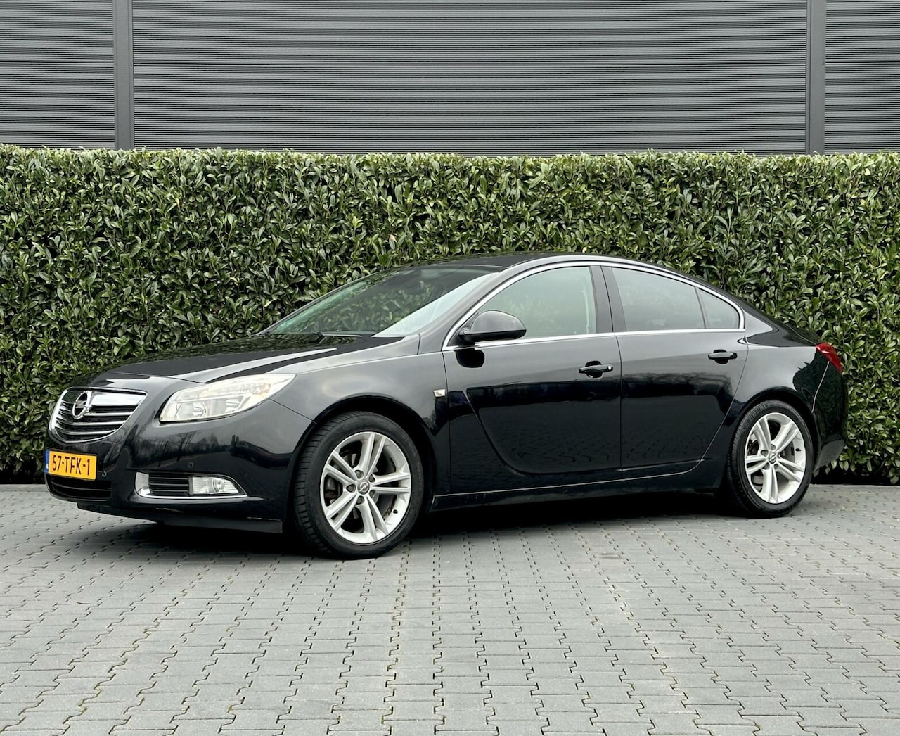 Opel Insignia - 2.0 CDTI EcoFLEX NL AUTO, NAP, CRUISE, NAVI, PARKEERSENSOREN, LICHTMETAAL 18" DISTRIBUTIER - AutoWereld.nl