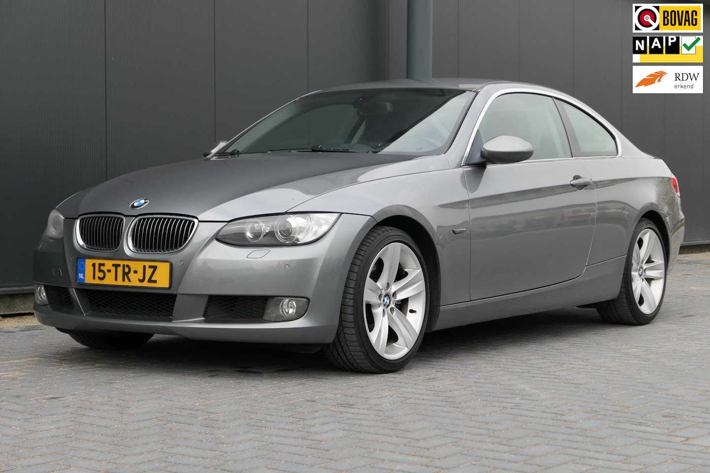 BMW 3-serie Coupé - 325i High Executive NAP Navi Automaat Leder Sportstoelen Youngtimer - AutoWereld.nl