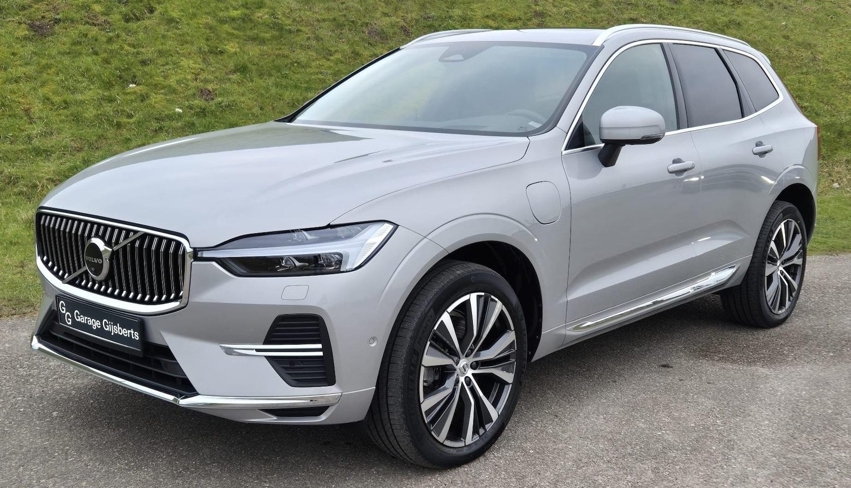 Volvo XC60 - 2.0 T6 Plug-in hybrid AWD Inscription Luchtvering - Head Up - Bowers Wilkins Sound - Gelui - AutoWereld.nl