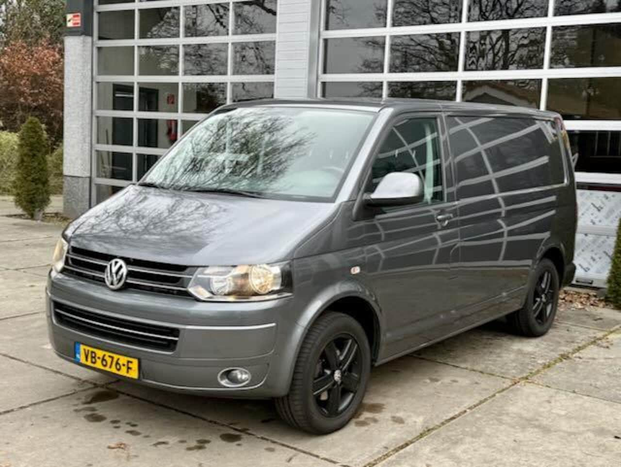 Volkswagen Transporter - 2.0 TDI L1H1|65 Edition|DSG|Cruise|Navi|Tr.haak - AutoWereld.nl