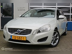 Volvo V60 - 1.6 T3 Kinetic ECC/NAVIGATIE/PDC/NAP