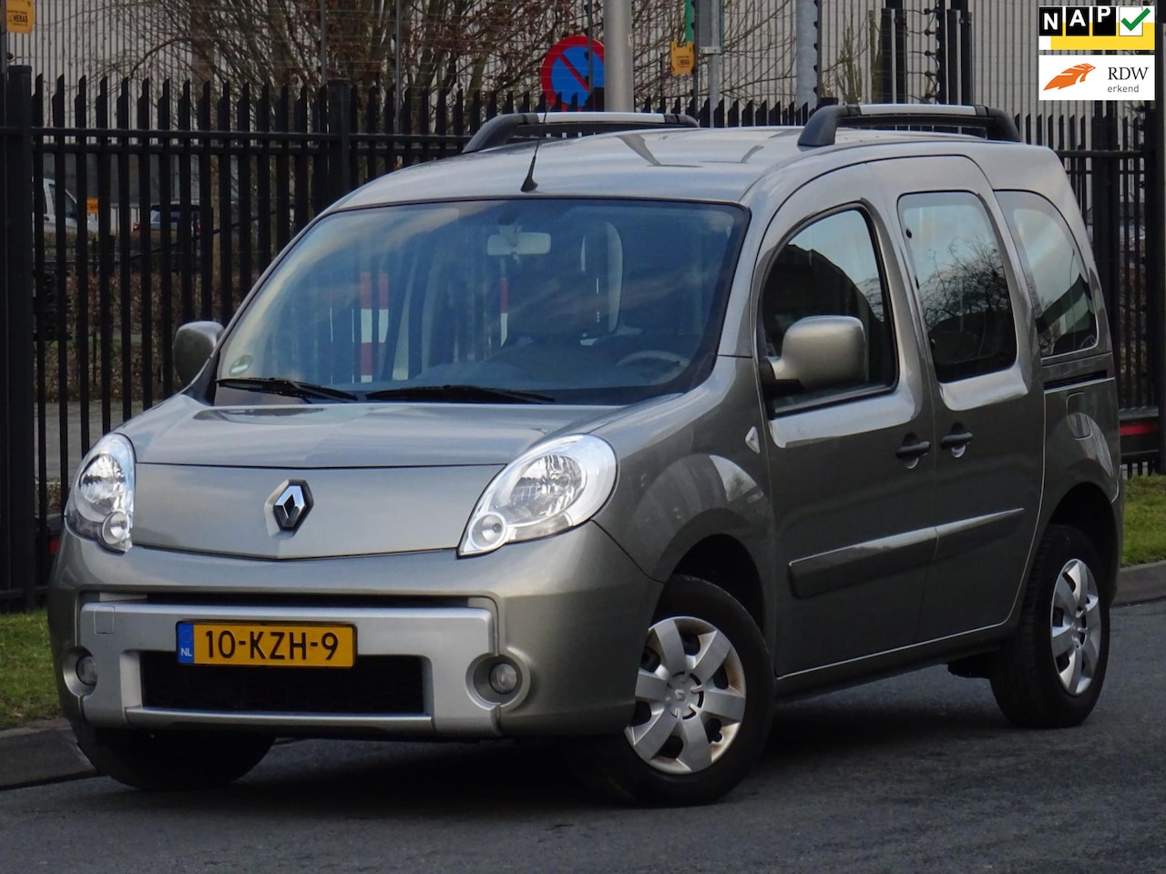 Renault Kangoo Family - 1.6-16V Privilège AUTOMAAT NL-AUTO NAP - AutoWereld.nl