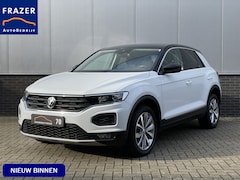 Volkswagen T-Roc - 1.5 TSI SPORT AUTOMAAT LED / CARPLAY / EL. ACHTERKLEP / RIJKLAAR