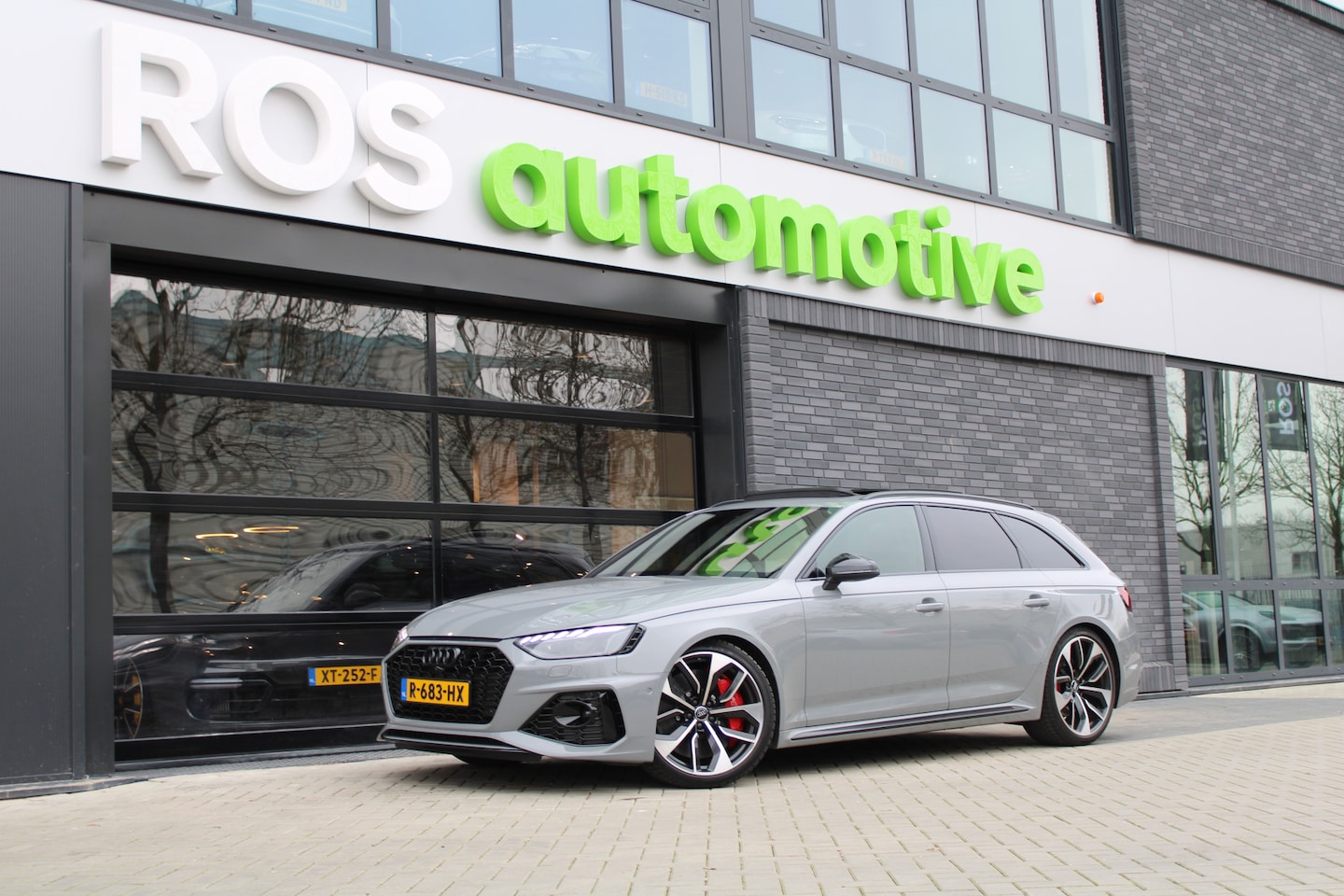 Audi RS4 - Avant 2.9 TFSI RS 4 quattro | BTW | PANO | KERAMISCH | HUD | MASSAGE | RS-ZETELS | 360 | B - AutoWereld.nl