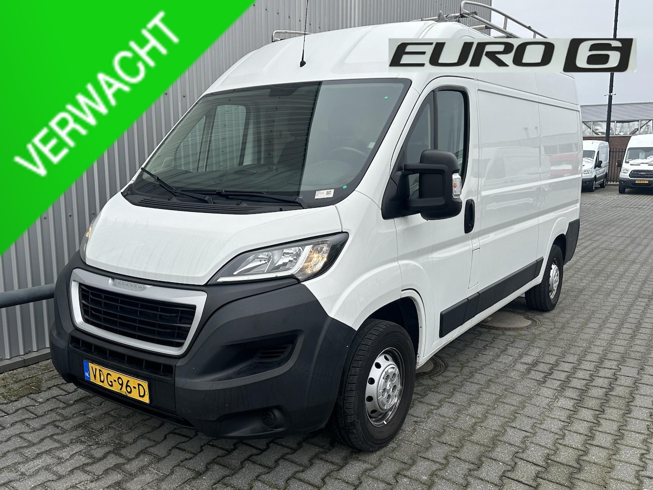 Peugeot Boxer - 330 2.2 BlueHDi 140 L2H2 Premium*A/C*HAAK*NAVI* - AutoWereld.nl