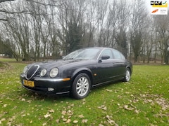 Jaguar S-type - 2.5 V6 Executive