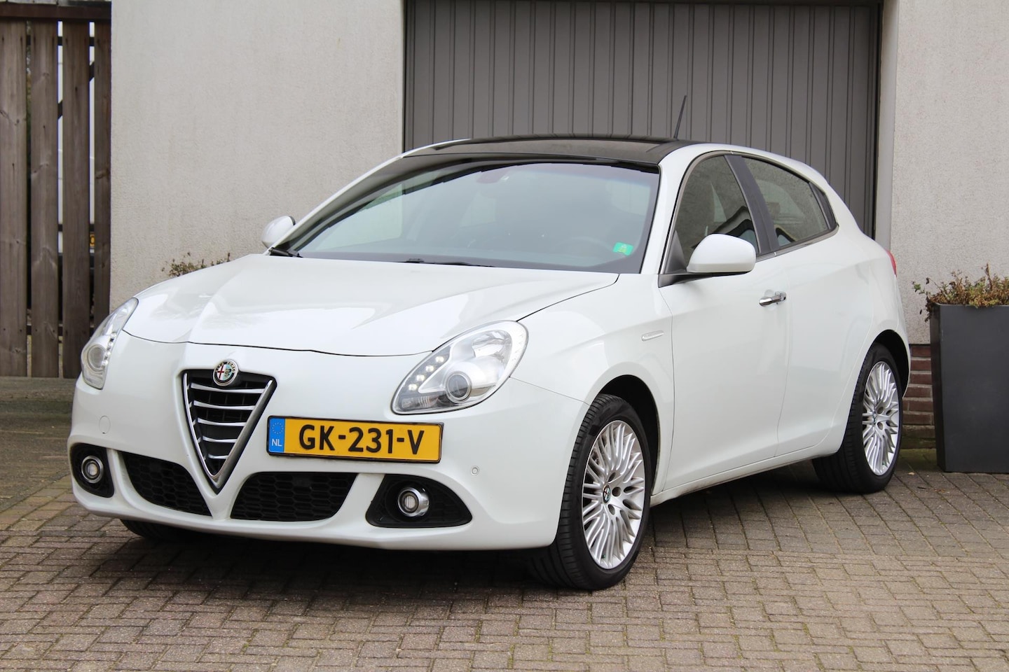 Alfa Romeo Giulietta - 1.6 JTDm Exclusive Panoramadak Leer Navigatie - AutoWereld.nl