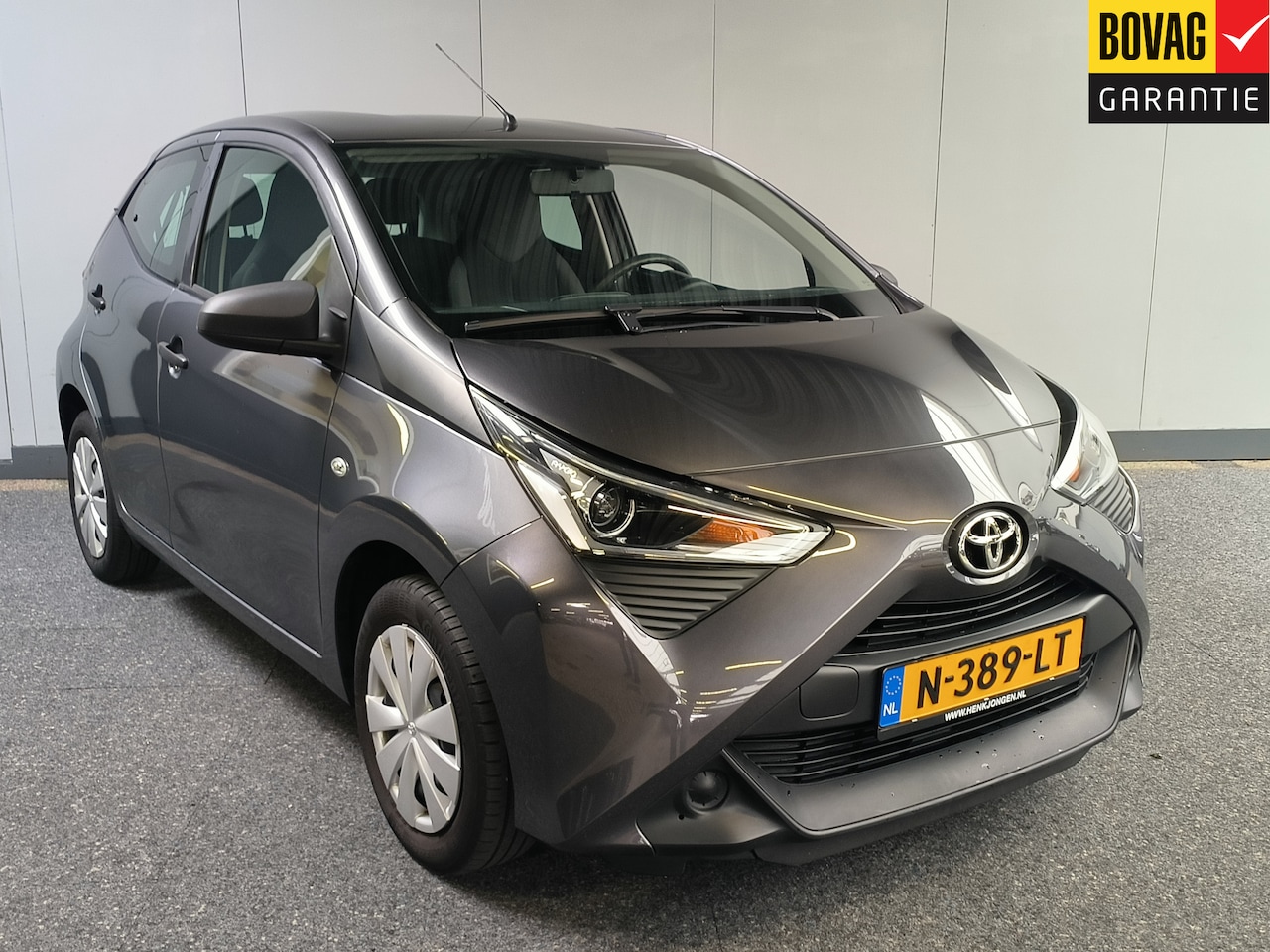 Toyota Aygo - 1.0 VVT-i x-fun uit 2021 Rijklaar + 12 maanden Bovag-garantie Henk Jongen Auto's in Helmon - AutoWereld.nl