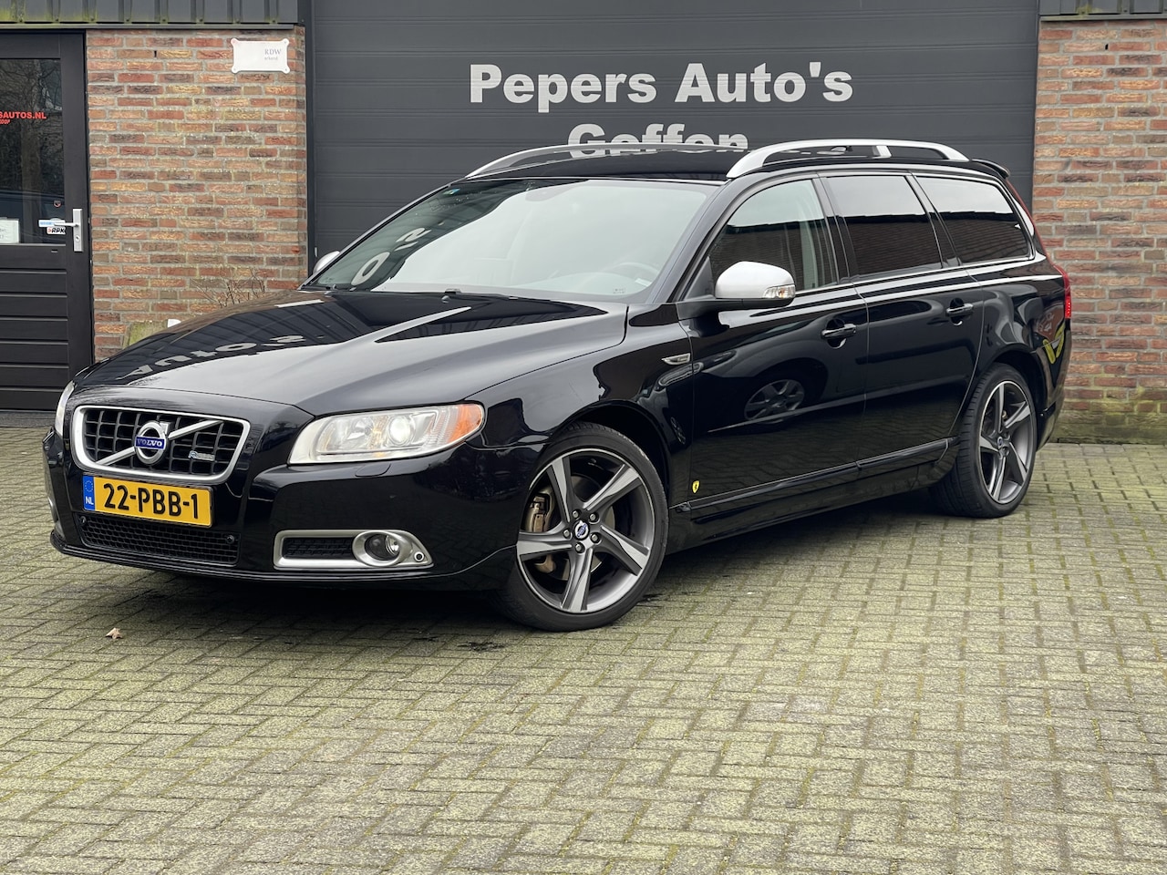 Volvo V70 - 2.0T R-Edition Aut. NL-Auto Leder Navi Cruise 100% Onderhouden - AutoWereld.nl