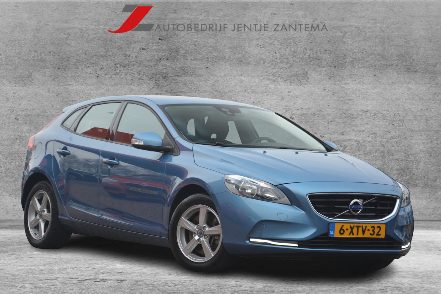 Volvo V40 - 2.0 D4 Kinetic Business | Navigatie | Cruise-control | PDC | Clima | NL auto!! | - AutoWereld.nl