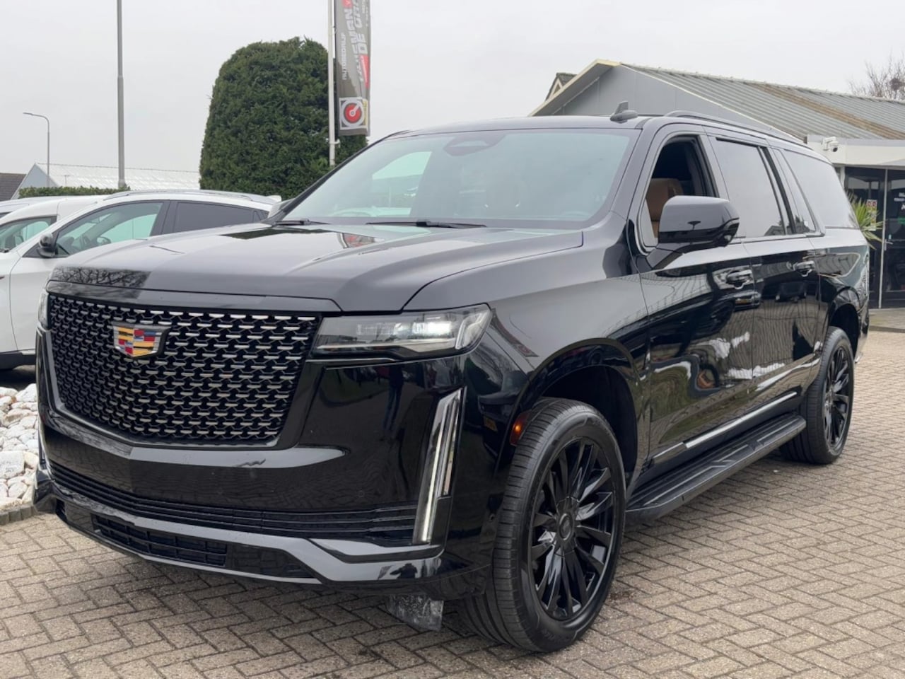 Cadillac Escalade - 6.2 V8 ESV Premium Luxury 2021 Panorama Black Edition - AutoWereld.nl