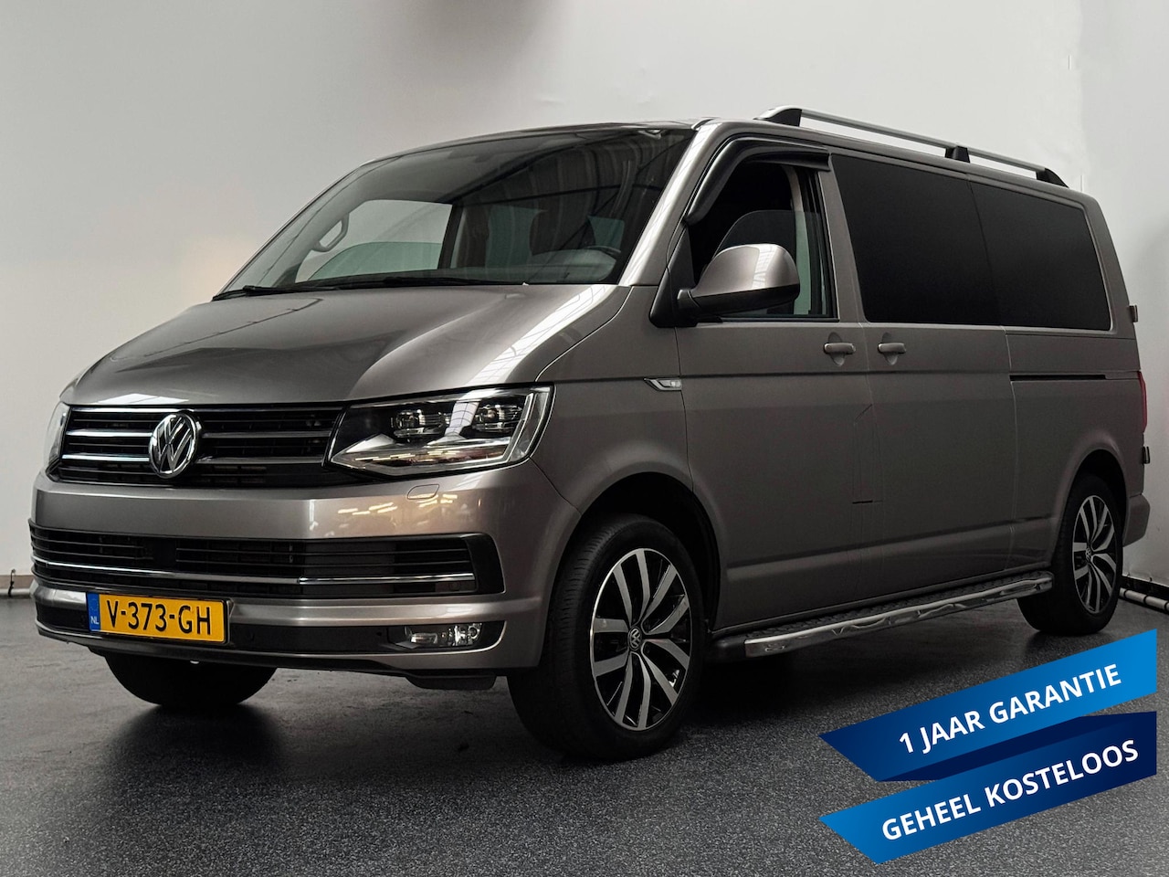 Volkswagen Transporter - 2.0 TDI T6 200PK L2H1 DC Highline | Automaat - AutoWereld.nl