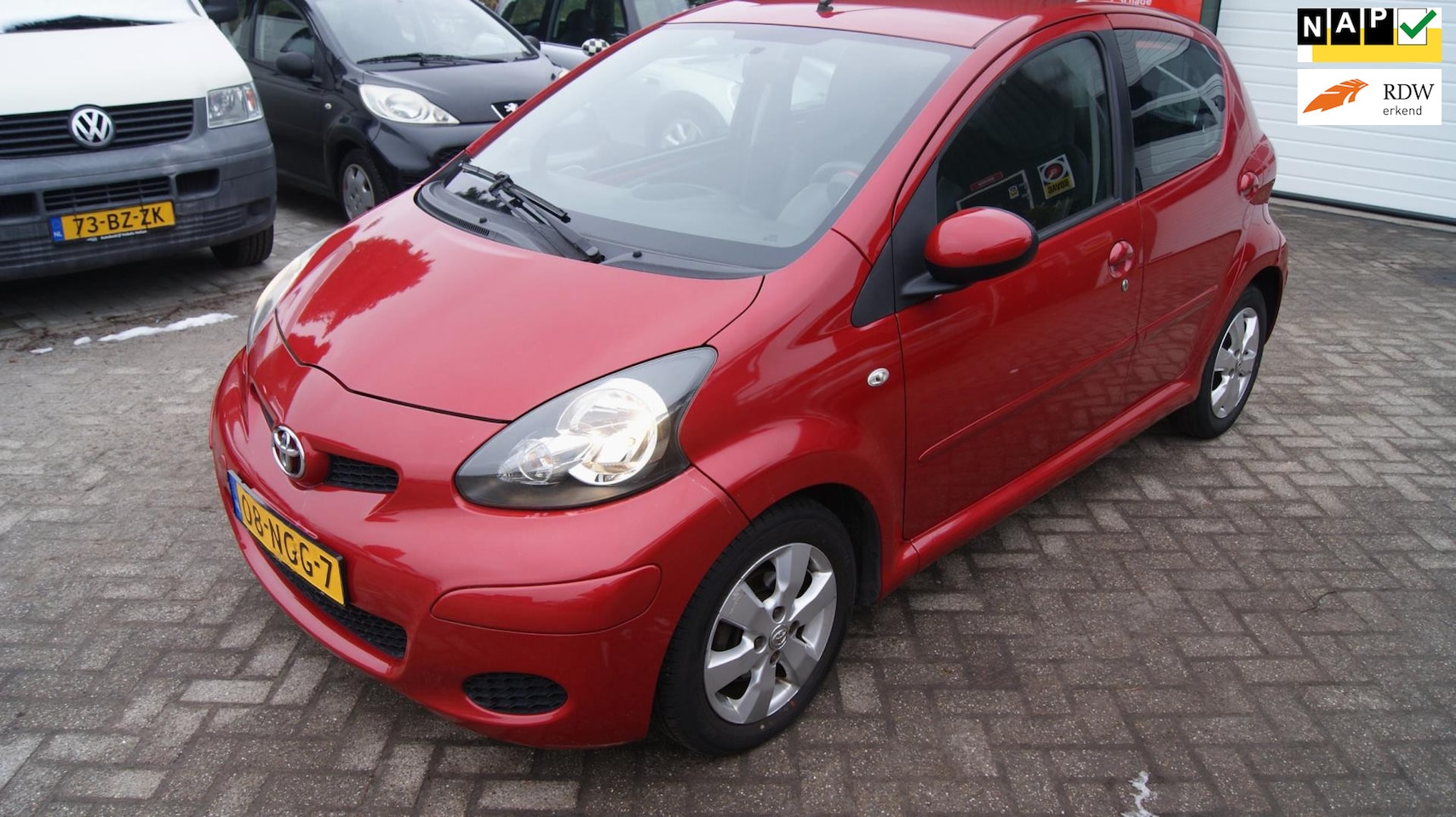 Toyota Aygo - 1.0- Aspiration Red Automaat NAP/Airco - AutoWereld.nl