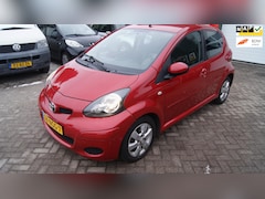 Toyota Aygo - 1.0- Aspiration Red Automaat NAP/Airco