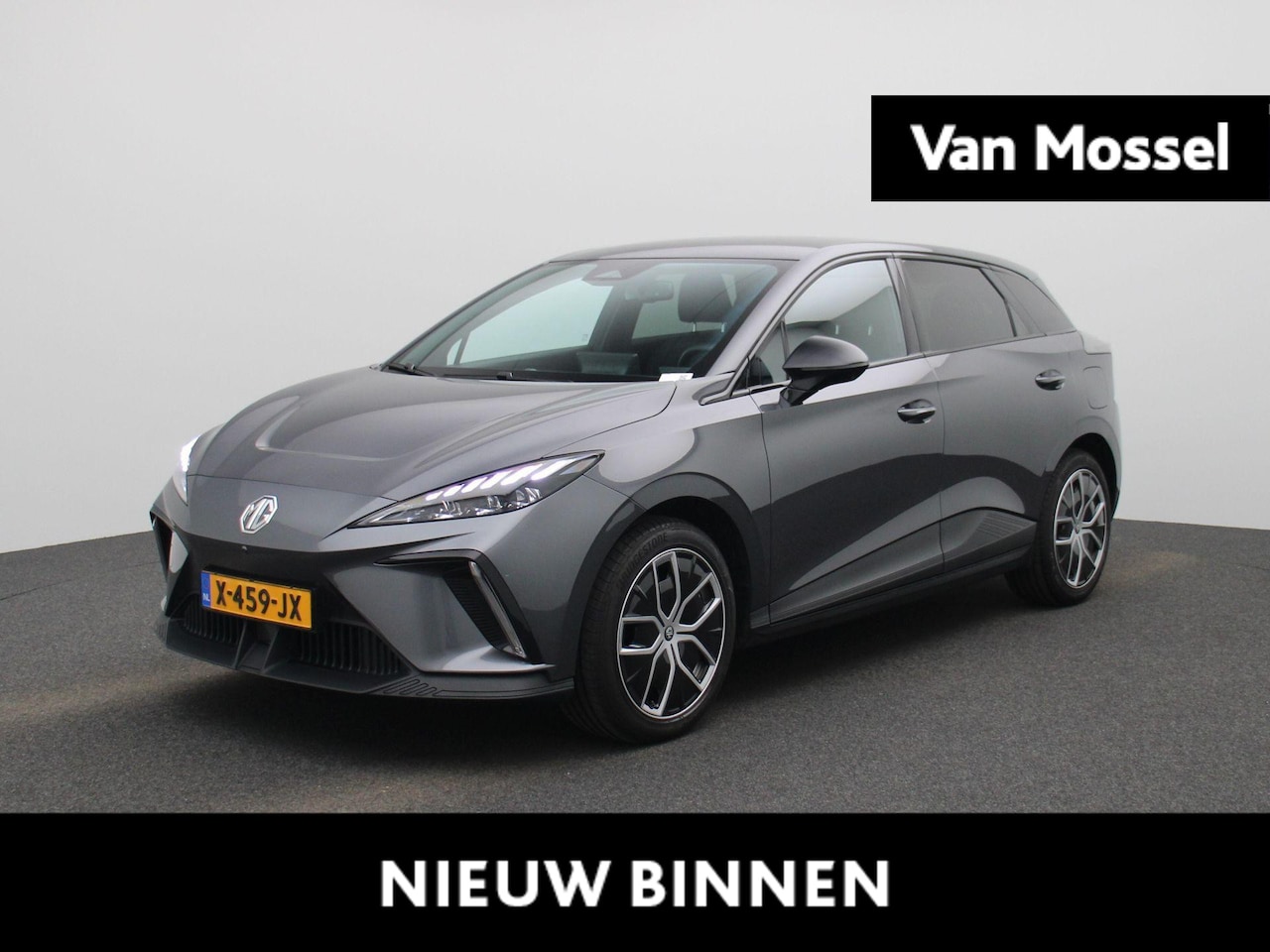 MG 4 - Luxury 64 kWh | Navigatie | Led Koplampen | 360 Camera | Apple CarPlay | Getint Glas | - AutoWereld.nl