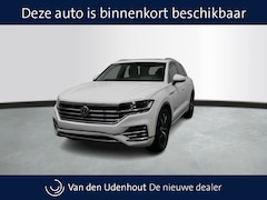 Volkswagen Touareg - 3.0 TSi eHybrid 4MOTION 381pk PHEV Elegance / Panoramadak / Luchtvering / iQ Light / Wordt