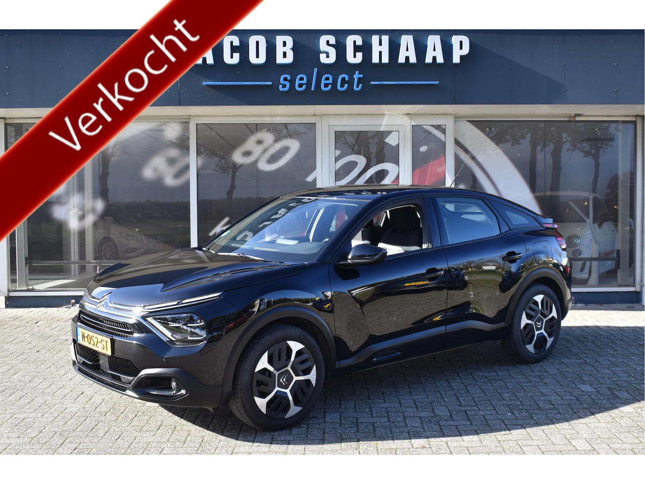 Citroën C4 - 1.2 Puretech Feel / Clima / Navi / Camera / Trekhaak / LED / Apple Carplay - AutoWereld.nl