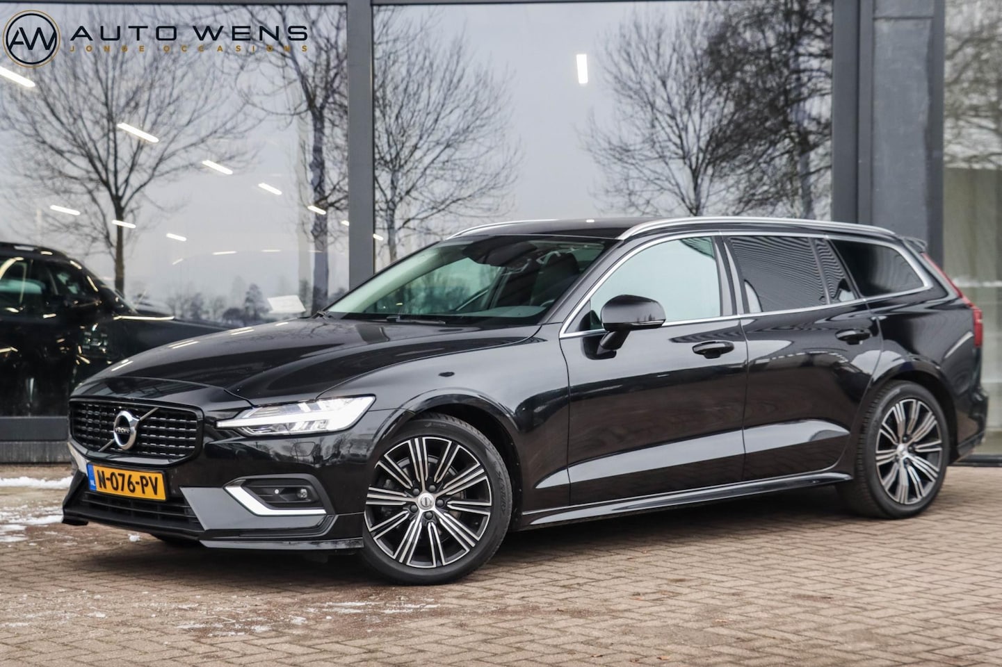 Volvo V60 - 2.0 D4 Inscription | Trekhaak | Memory | Leder - AutoWereld.nl