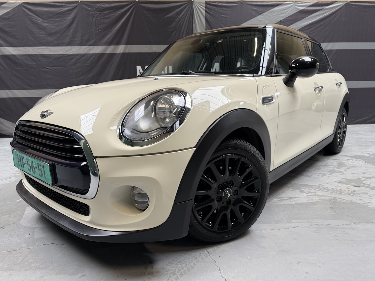 MINI Cooper - Mini 1.5 Pepper 136 Pk !Navi,stoelverw,climate/cruise. 5 deurs ! - AutoWereld.nl