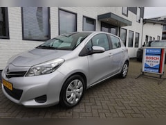 Toyota Yaris - 1.3 VVT-I DYNAMIC AUTOMAAT 17.500 km