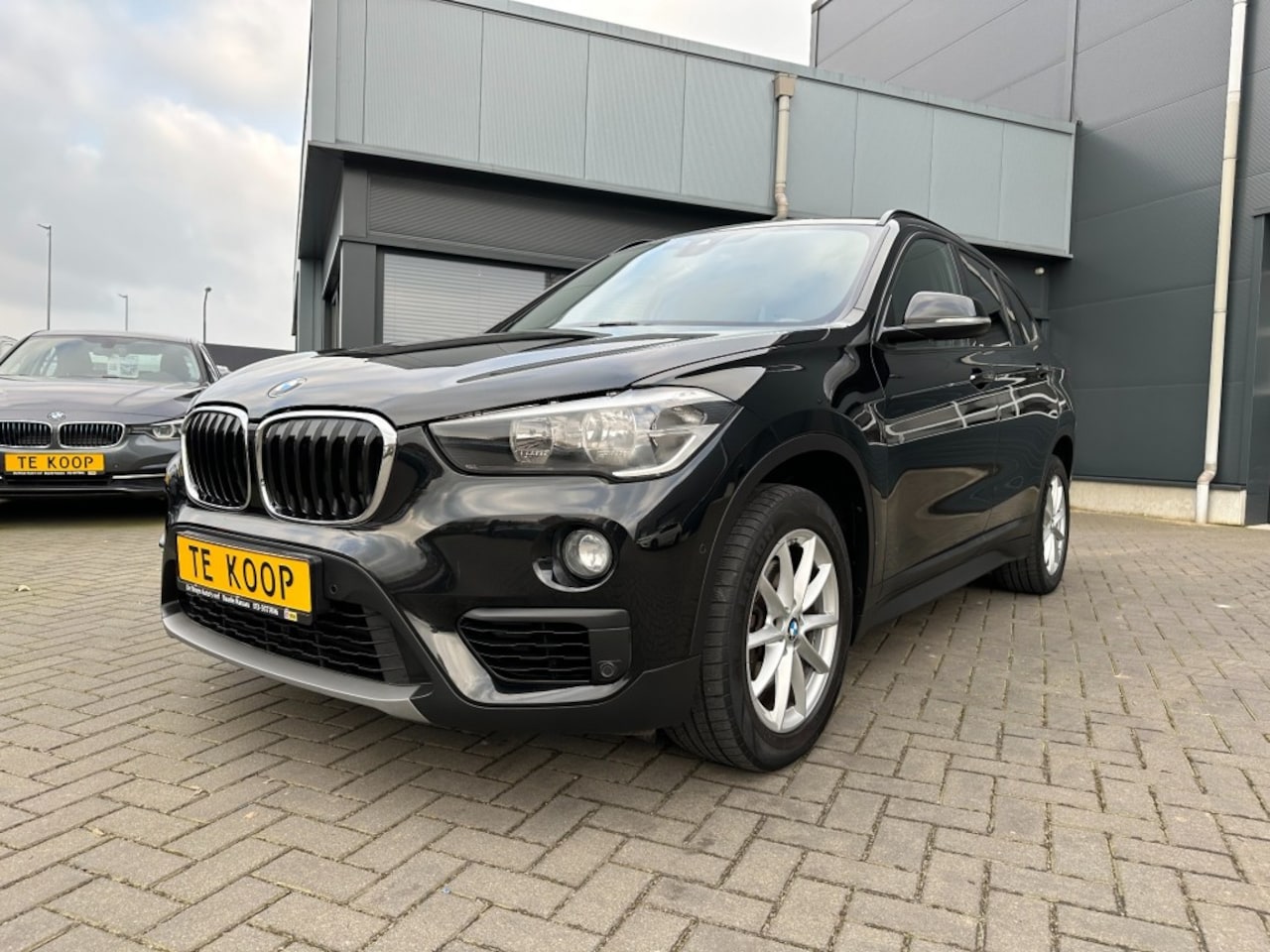 BMW X1 - X1 sDrive 1.8i Aut. Executive Navigatie Leder - AutoWereld.nl