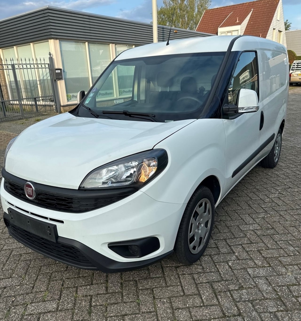 Fiat Doblò Cargo - GB 1.4 Fire 95pk L1H1 NAV 3ZITS - AutoWereld.nl