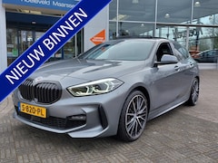 BMW 1-serie - 120i 178pk Automaat M-Sport 50 Jahre | Navi + Apple Carplay | Harman Kardon Sound | Panora