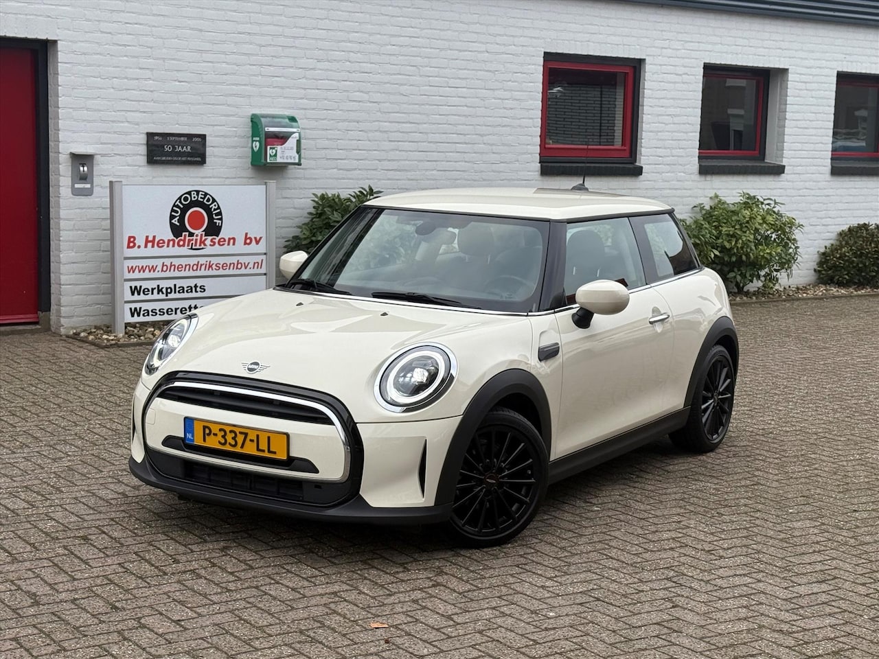 MINI One - Mini 3-Deurs (f56) 1.5 102pk Aut Business Edition/ John Cooper Works velgen/ Navigatie/ Ha - AutoWereld.nl