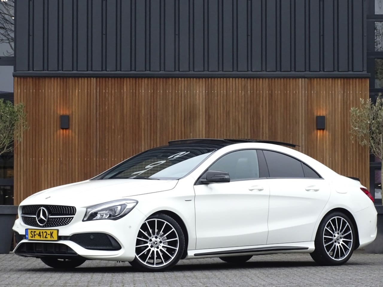 Mercedes-Benz CLA-Klasse - 200 automaat Prestige / AMG pakket / LED *NAP* - AutoWereld.nl