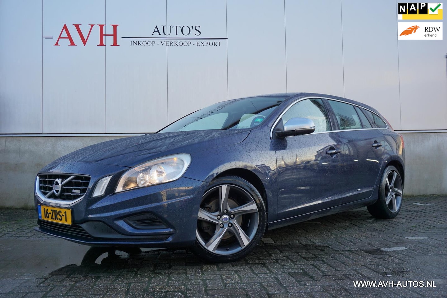 Volvo V60 - 1.6 T3 R-Design 1.6 T3 R-Design - AutoWereld.nl