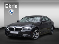 BMW 5-serie - Sedan 530e Alarmsysteem klasse 3 | 18 inch LM Dubbelspaak | Chrome Line Exterieur | Parkin