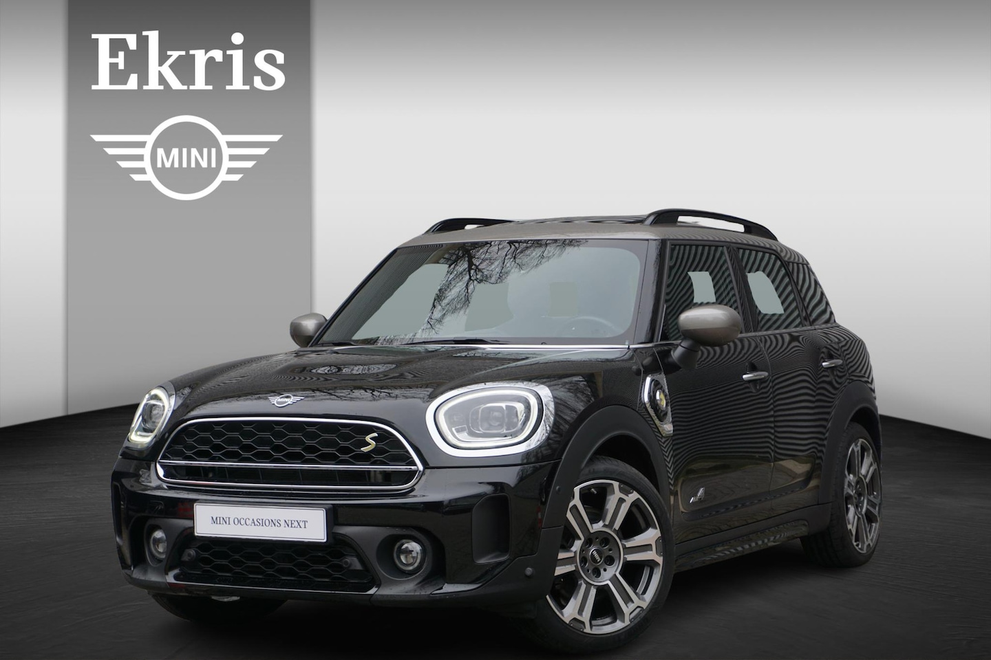 MINI Countryman - Cooper SE All4 l Automaat l Apple CarPlay l Leer l Panoramadak l 19" lichtmetaal - AutoWereld.nl