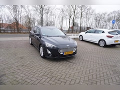 Ford Focus Wagon - 1.0 EcoBoost Titanium Business B&O SOUND TREKHAAK STOEL- EN STUURVERWARMING