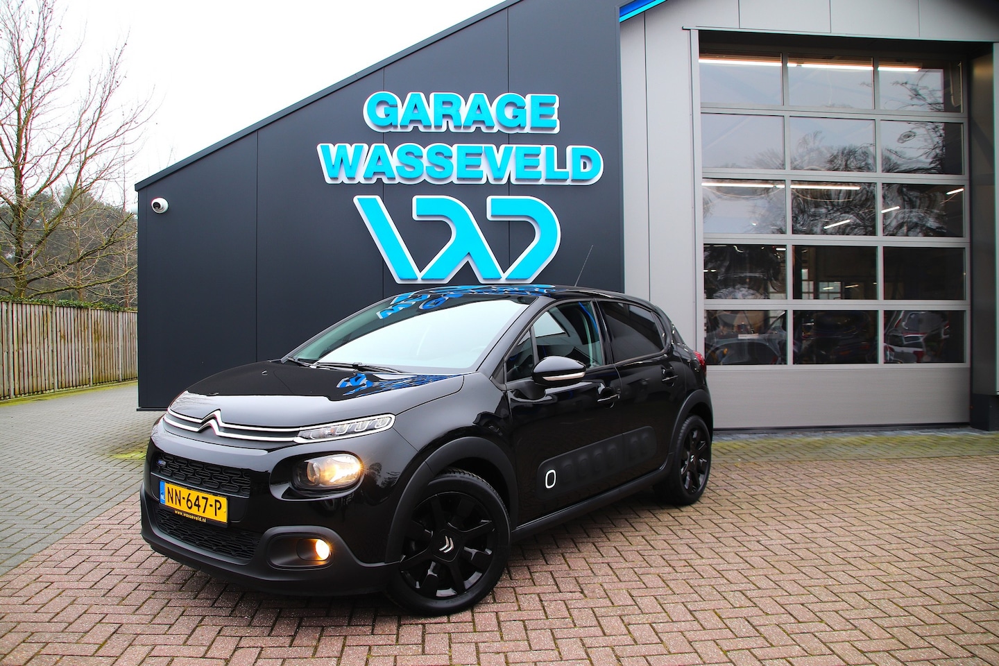 Citroën C3 - 1.2 PureTech Shine 82PK Camera/CarPlay/DAB/Cruise - AutoWereld.nl