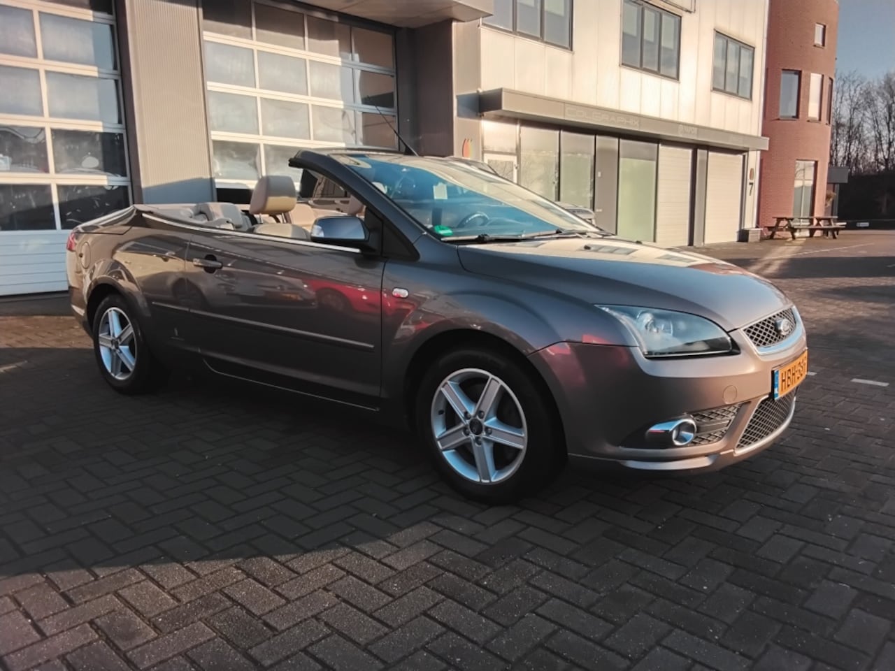 Ford Focus Coupé-Cabriolet - 2.0-16V Titanium 2.0-16V Titanium - AutoWereld.nl