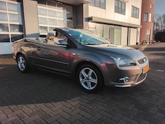 Ford Focus Coupé-Cabriolet - 2.0-16V Titanium