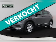 Volkswagen Tiguan - 2.0 TSI 4Motion Highline (PANORAMADAK, HEAD-UP, STOELVERWARMING, CAMERA, CARPLAY, GOED OND