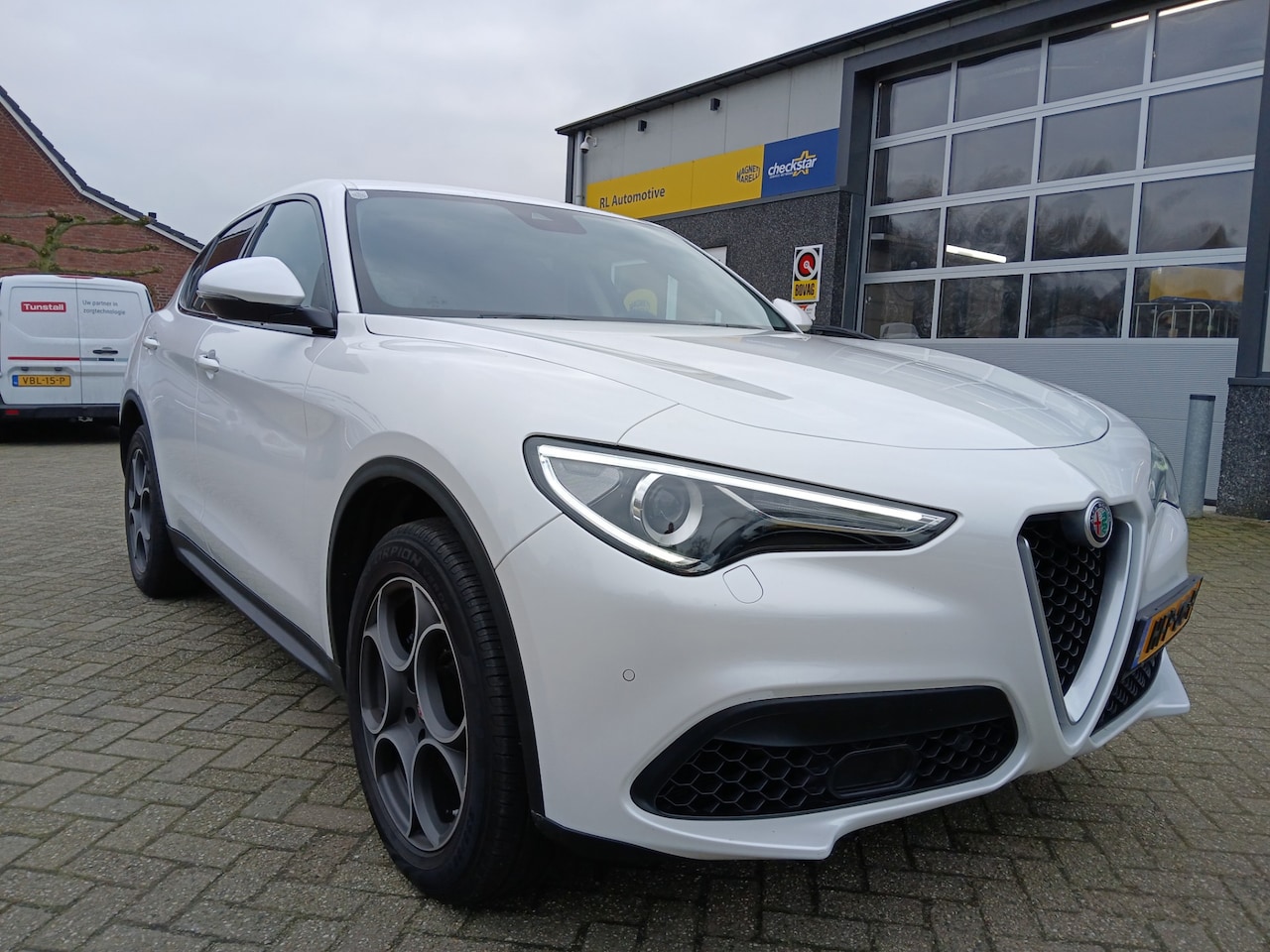 Alfa Romeo Stelvio - 2.0 T AWD Special Edition 2.0 T AWD Special Edition - 280 pk - AutoWereld.nl