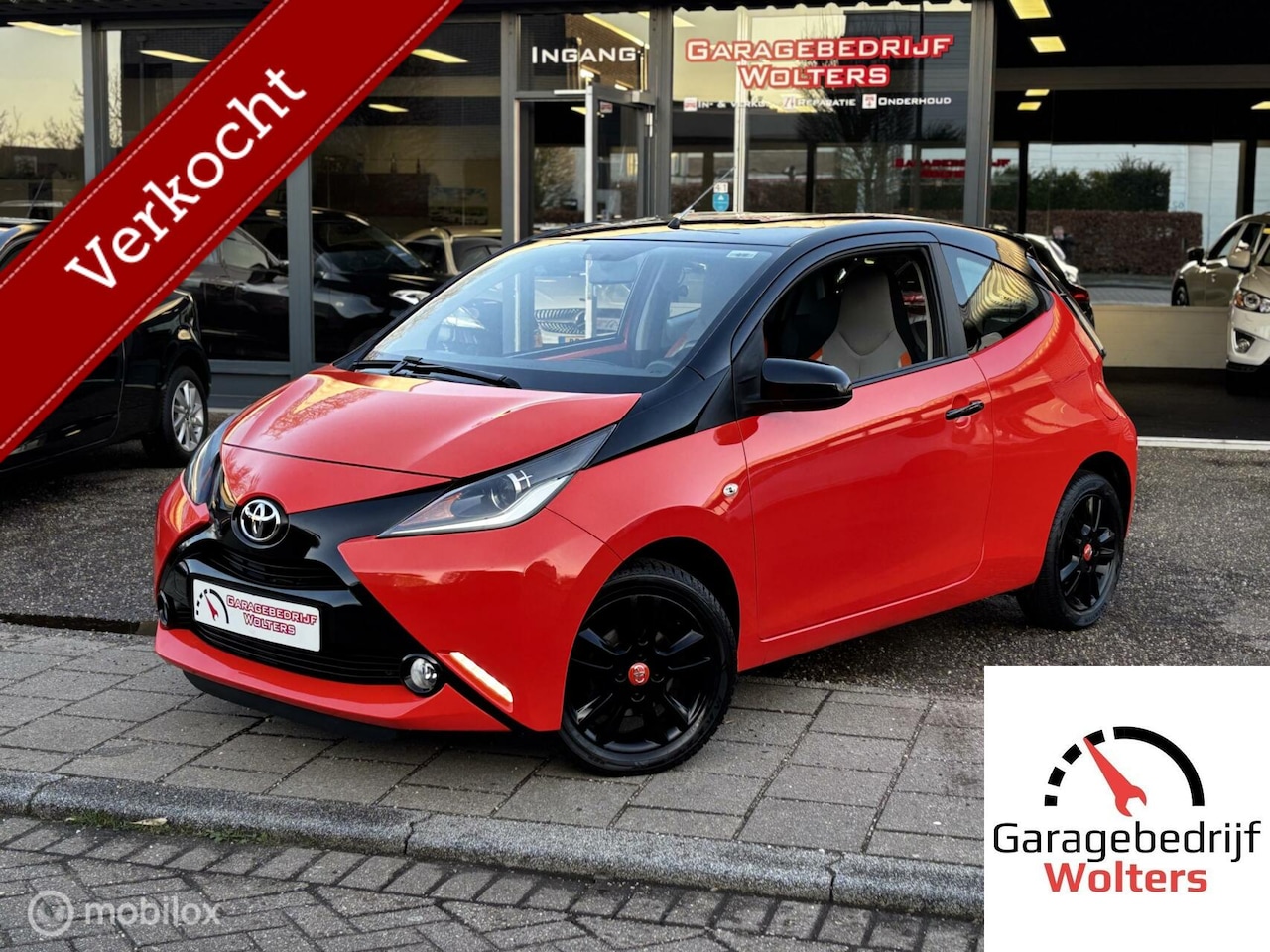 Toyota Aygo - 1.0 VVT-i x-play dynamic orange camera lmv - AutoWereld.nl